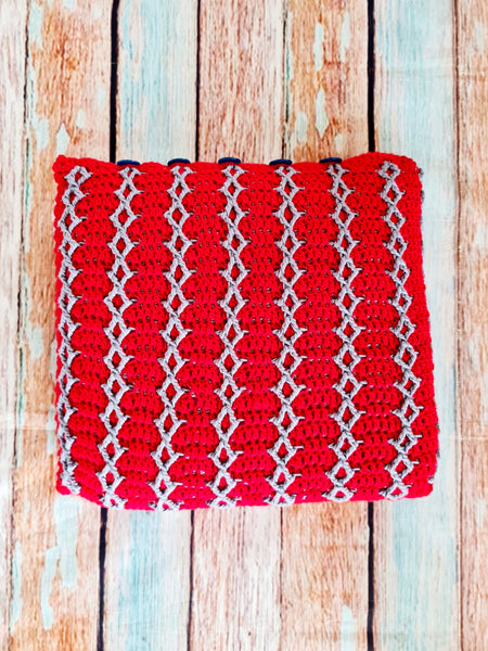 Dinna Fash Kisses Cushion Cover. PATTERN ONLY