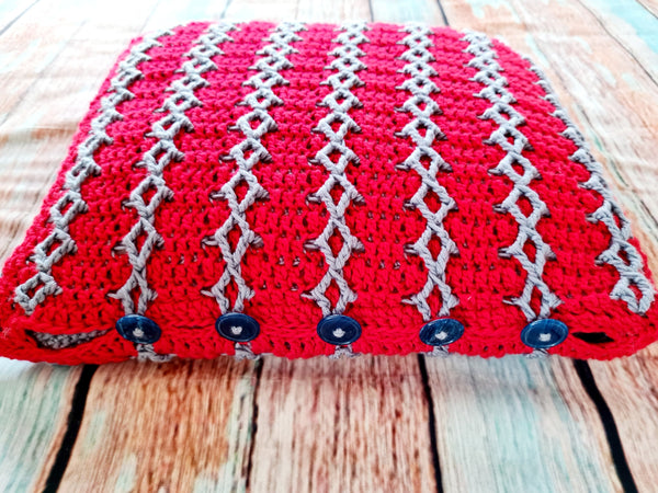 Dinna Fash Kisses Cushion Cover. PATTERN ONLY